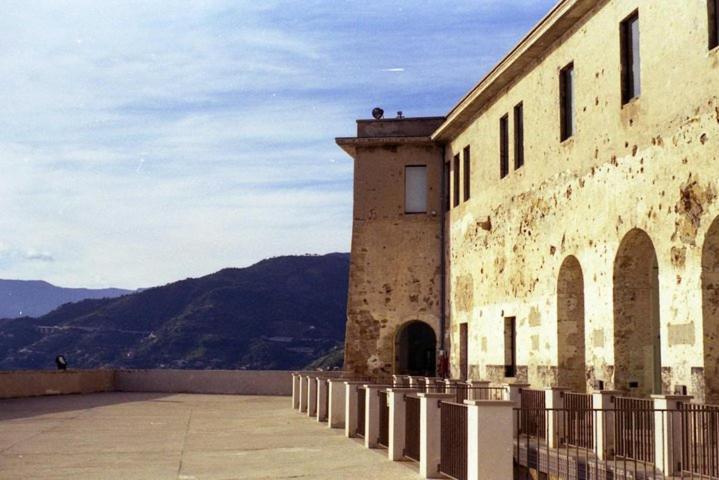 Casa Luna Ventimiglia Esterno foto